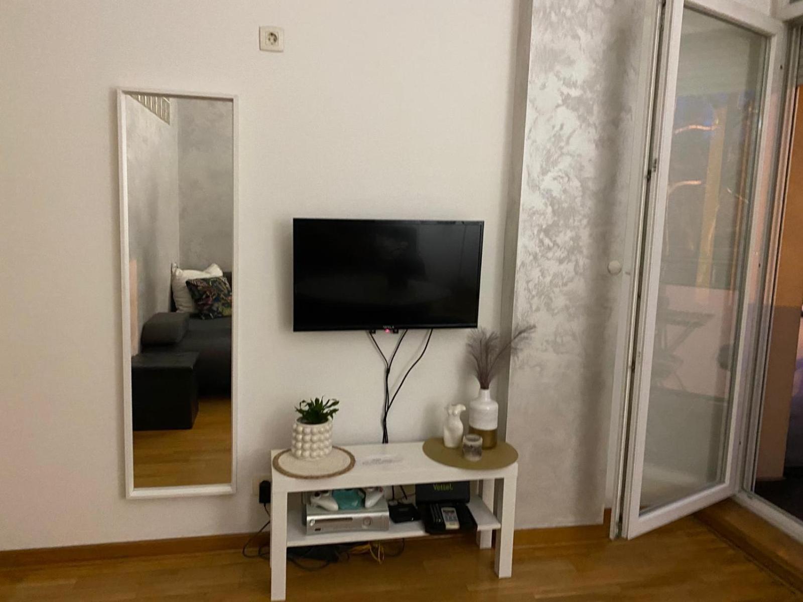 Apartman Bella Novi Beograd Bezanija Kültér fotó